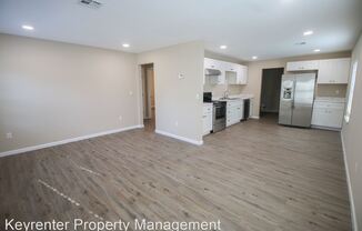 3150 E Woodrow Pl