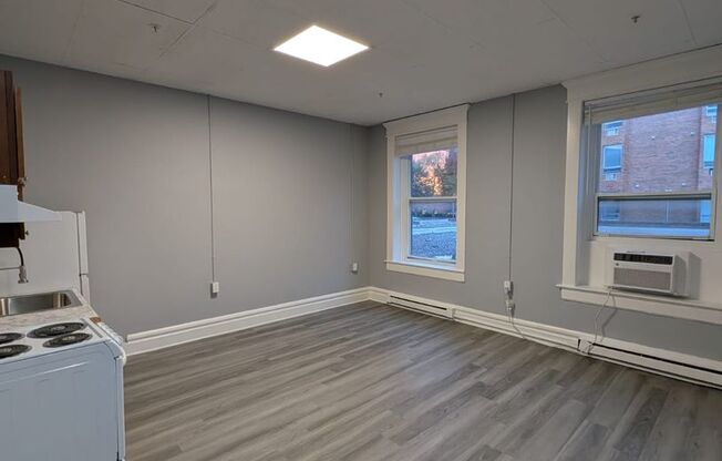 2 beds, 1 bath, 775 sqft, $1,100, Unit 238