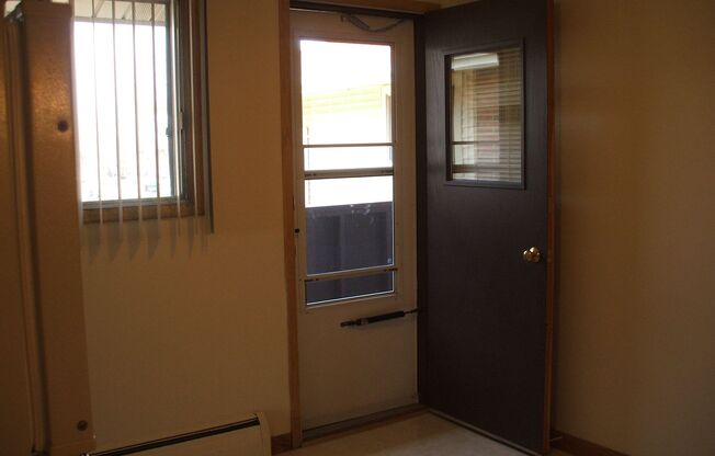 2 beds, 1 bath, 800 sqft, $1,159, Unit 799 - 4