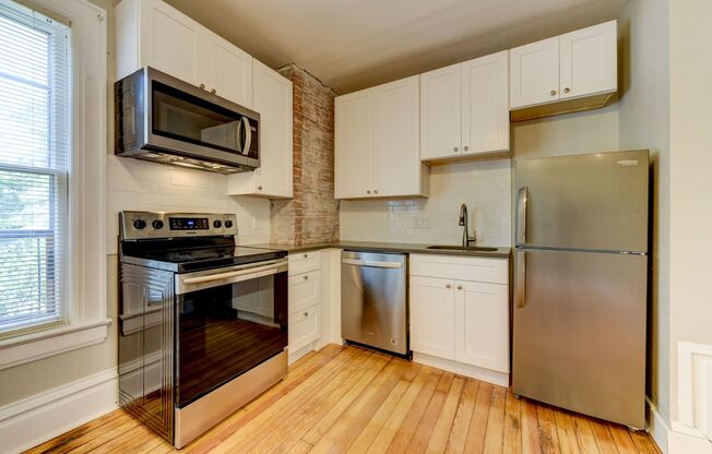 1 bed, 1 bath, 500 sqft, $2,300, Unit 1602 Walnut St Unit #4