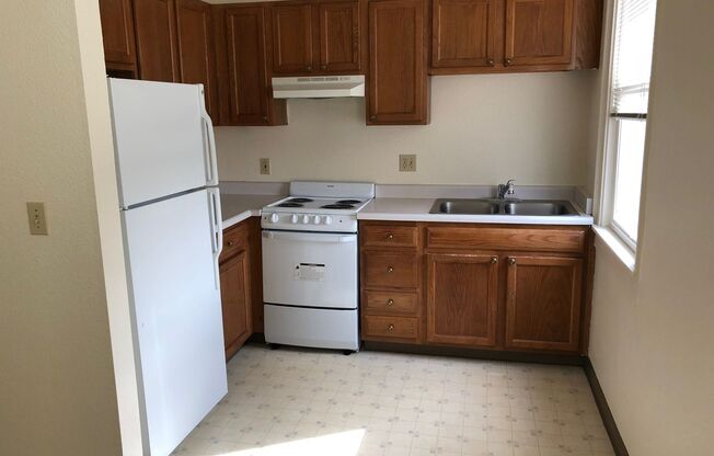 Studio, 1 bath, 400 sqft, $1,400