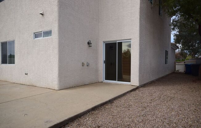 3 beds, 2.5 baths, $2,010