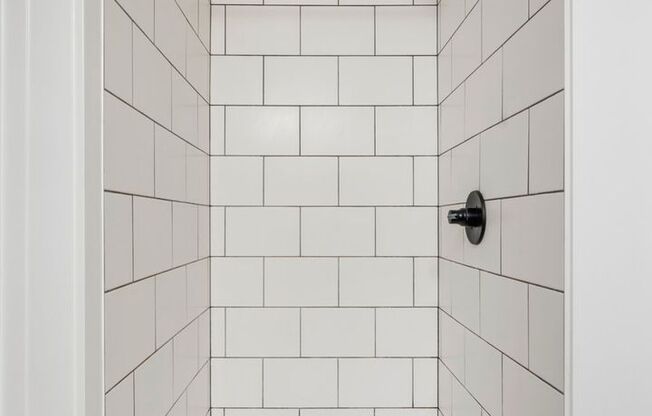 Studio, 1 bath, 260 sqft, $1,308, Unit L02