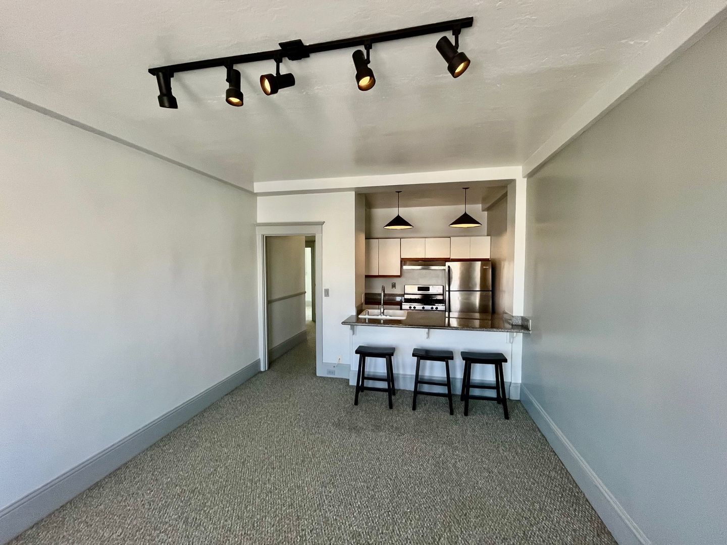 Luxurious Condo Living in Prime Cow Hollow Location!
