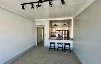 Luxurious Condo Living in Prime Cow Hollow Location!