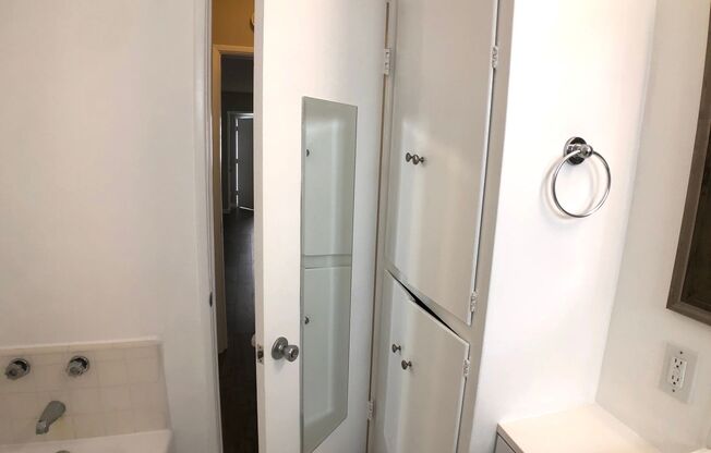 1 bed, 1 bath, $2,695, Unit 104