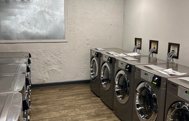 2 beds, 1 bath, 1,220 sqft, $1,850, Unit 328