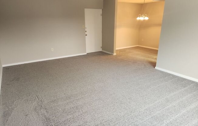 1 bed, 1 bath, 832 sqft, $1,120, Unit WG2-607