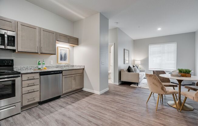 3 beds, 1 bath, 828 sqft, $1,776, Unit 408