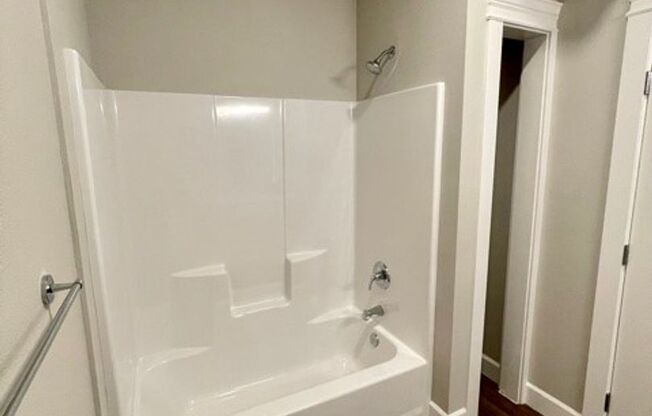 1 bed, 1 bath, 453 sqft, $1,895, Unit 418-301