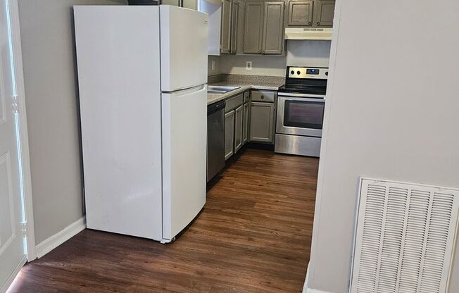 1 bed, 1 bath, 579 sqft, $924, Unit 5