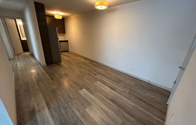 2 beds, 1 bath, $1,350, Unit 115