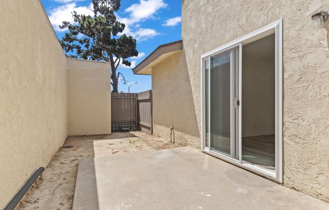 2 beds, 1 bath, 950 sqft, $2,475, Unit 29