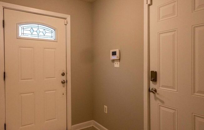 Charming 2Bed/2Bath w/ Den in Butchers Hill - Garage Parking!