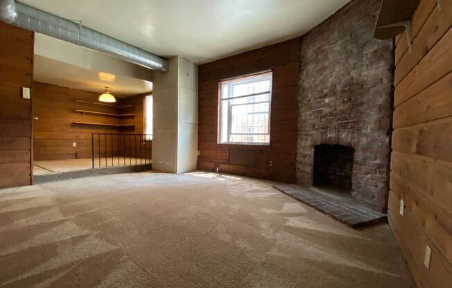 Cozy Two Bedroom Apartment! Fantastic Oakland Location! Call Today!