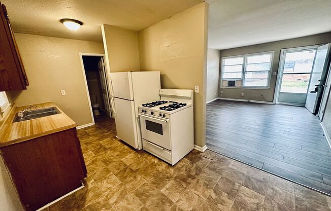 1 bed, 1 bath, 500 sqft, $565, Unit 1610