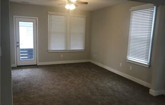 3 beds, 1 bath, 1,120 sqft, $1,550, Unit 28TH729#2-LM