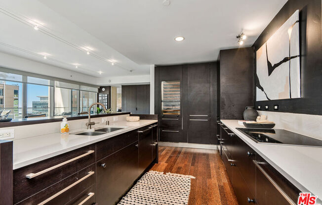 1 bed, 2 baths, 1,400 sqft, $5,500, Unit 10L