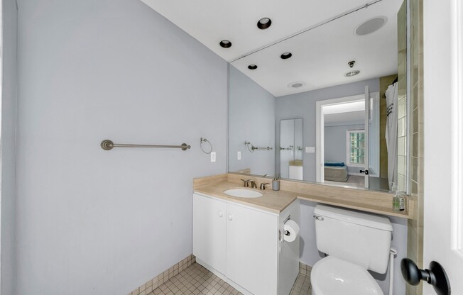 1 bed, 1.5 baths, 767 sqft, $4,000, Unit 212