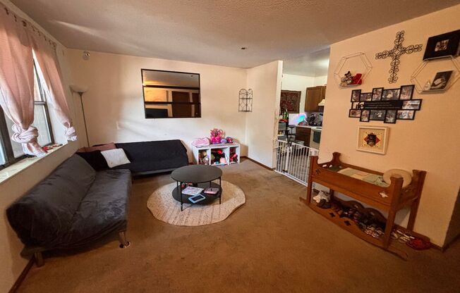 3 beds, 1.5 baths, $1,600, Unit Unit 2