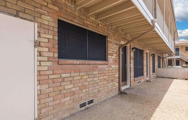 2 beds, 2 baths, 967 sqft, $1,399