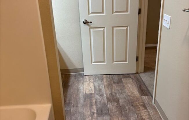 Studio, 1 bath, 680 sqft, $1,499, Unit 220