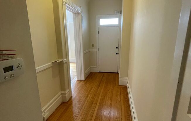 1 bed, 1 bath, $3,300