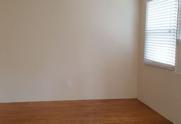 1 bed, 1 bath, $1,800, Unit 4462