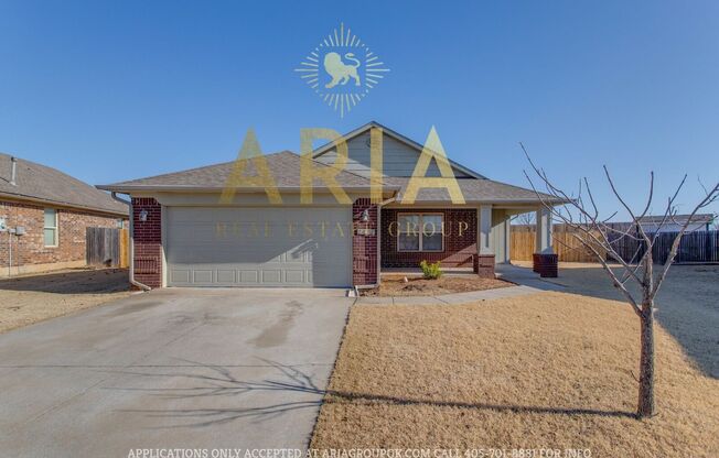 Beautiful East Norman 3 Bed/2 Bath Home with HUGE Backyard! AVAILABLE NOW!