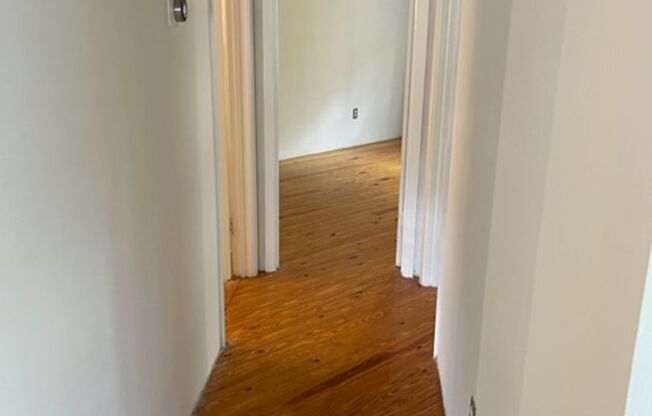 2 beds, 1 bath, 1,140 sqft, $2,200, Unit 900-314