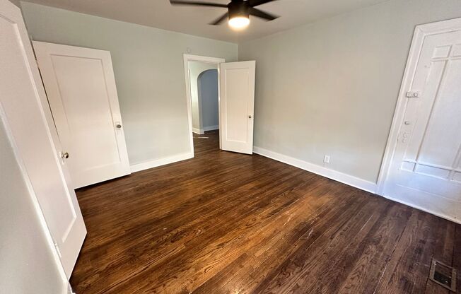 2 beds, 1 bath, $995