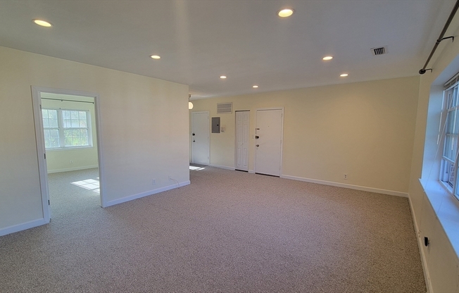 2 beds, 1 bath, 822 sqft, $2,500, Unit 3