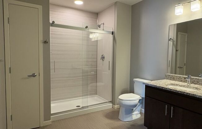 1 bed, 1 bath, 676 sqft, $1,425, Unit 323