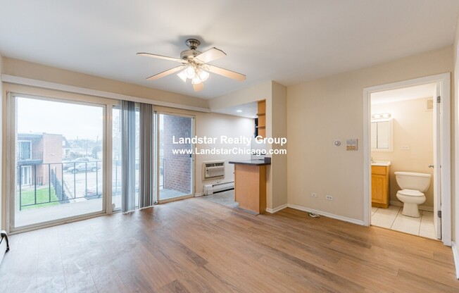 6151 West THORNDALE Avenue