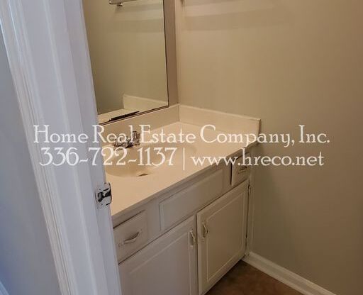 2 beds, 1.5 baths, $895, Unit 3600-6