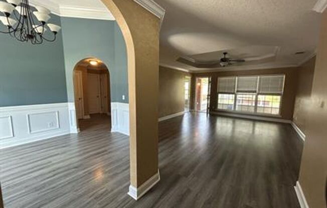 FALL MOVE-IN SPECIAL: FIRST FULL MONTH RENT FREE!**