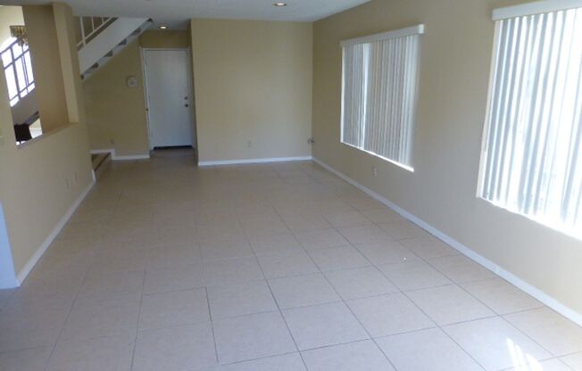 4 Bedroom Home for Rent in Canyon Country!