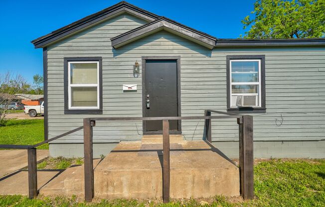 3 bed 1 bath in Oklahoma City - Half off on the first month's rent!