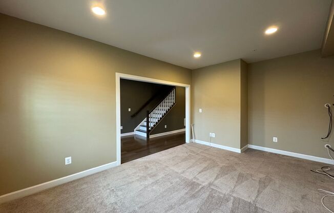 Stunning 4 Level 4 Bed 3/2 Bath Home With Balcony And Deck In Westmoore At Moorefield