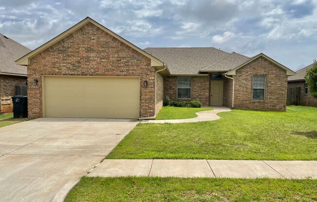 Great 4 Bedroom 2 Bath in Yukon Schools