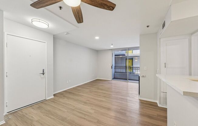 1 bed, 1 bath, 700 sqft, $1,848, Unit 402