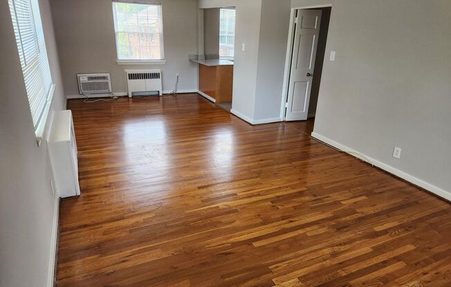 2 beds, 1 bath, 897 sqft, $2,335, Unit G-01