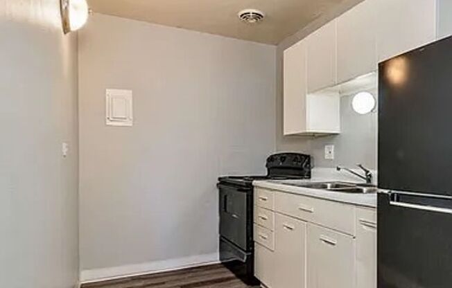 1 bed, 1 bath, 546 sqft, $1,000, Unit 1