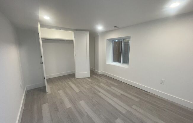 2 beds, 1 bath, $2,495, Unit B