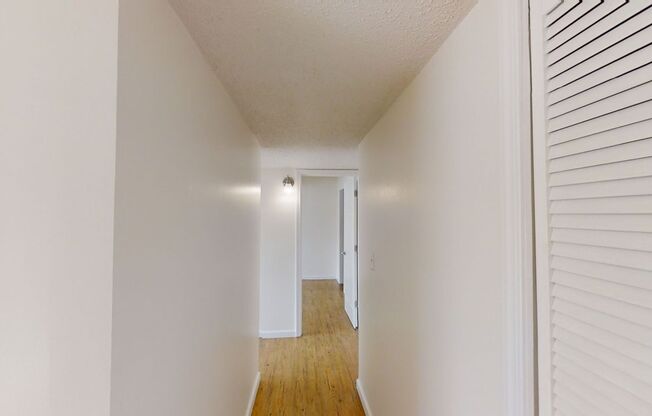 2 beds, 1 bath, 650 sqft, $725, Unit Unit 1