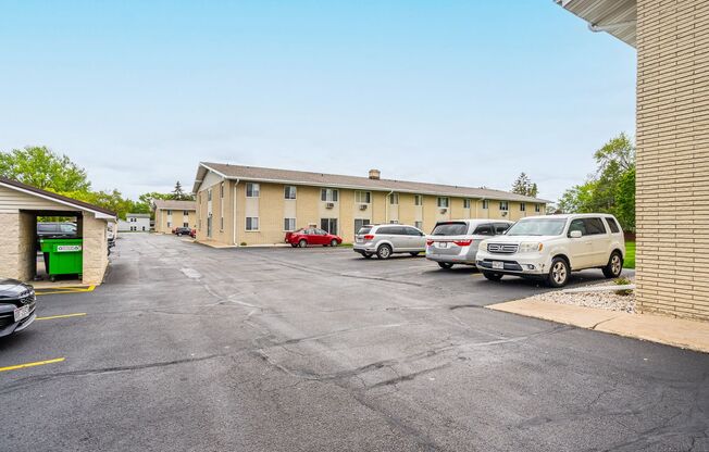 2 beds, 1 bath, 825 sqft, $1,099, Unit 1319-201