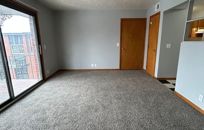 Rue Charles Apartments (4315 Charles St.)