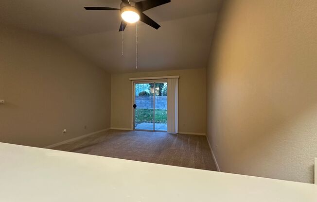 2 beds, 1 bath, $1,675, Unit 10