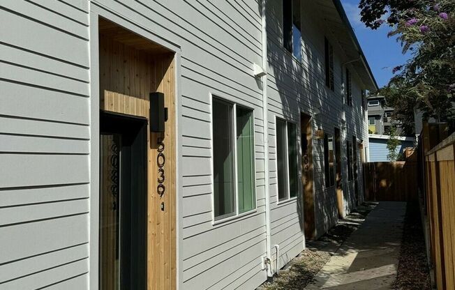Modern SE Mill St Townhomes