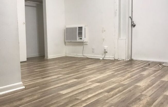 1 bed, 1 bath, $1,050, Unit APT #1